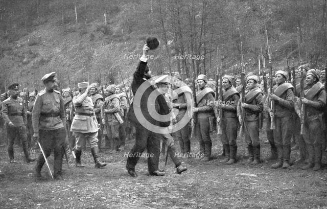 'Les Soubresauts de la Russie; Au retour d'un voyage de propagande en Russie, le ministre..., 1917. Creator: Unknown.