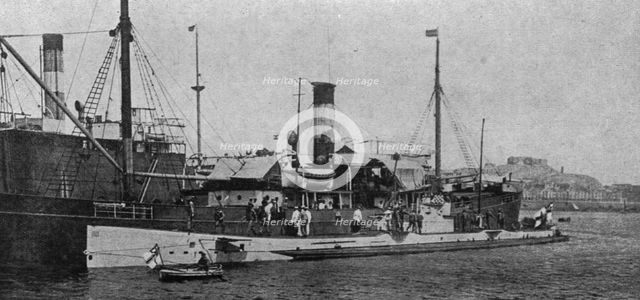 'Les sous-marins allemands chez les neutres; les visites de sous-marins allemands aux ports..., 1916 Creator: Unknown.