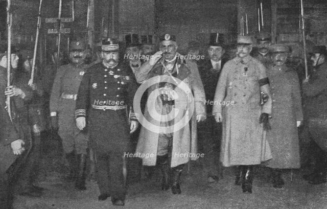 'Les souverains de Montenegro a Lyon; la reine Milena, accompagnee par le prince...,1916. Creator: Unknown.