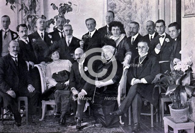 Literary meeting at F. Diaz de Mendoza home in 1914, among others: María Guerrero, the Marquis of…