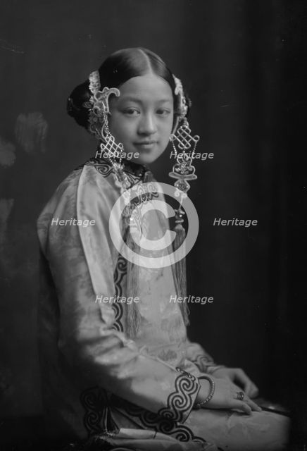 Little Minnie, portrait photograph, 1911 Jan. 7. Creator: Arnold Genthe.