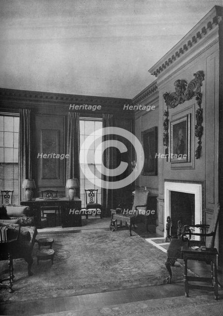 Living room, house of Charles G King, Chicago, Illinois, 1922. Artist: Unknown.