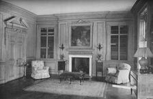 Living room, house of Mrs Arthur Ryerson, Chicago, Illinois, 1922