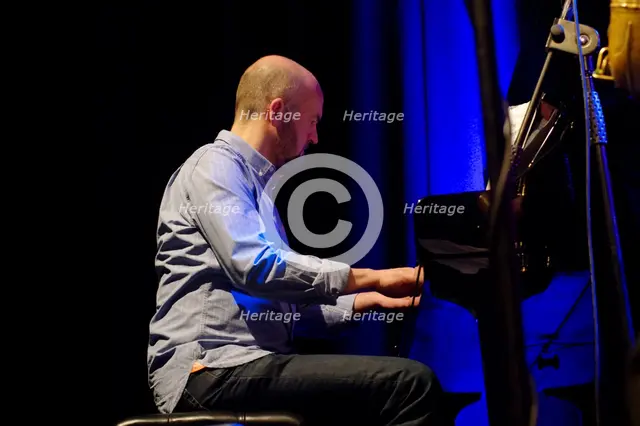 Liam Noble, Ropetackle Arts Centre, Shoreham, West Sussex, Jan 2016. Artist: Brian O'Connor.