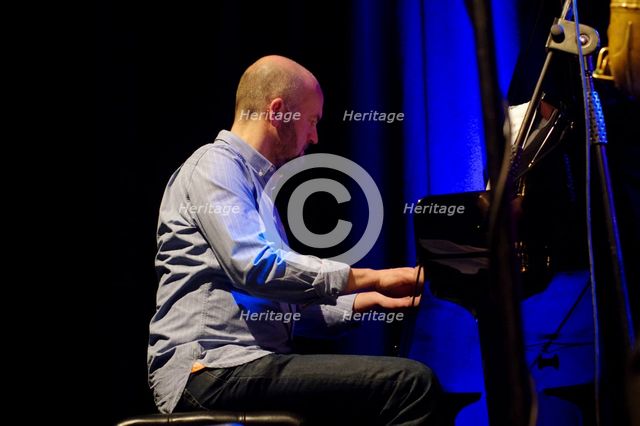 Liam Noble, Ropetackle Arts Centre, Shoreham, West Sussex, Jan 2016. Artist: Brian O'Connor.