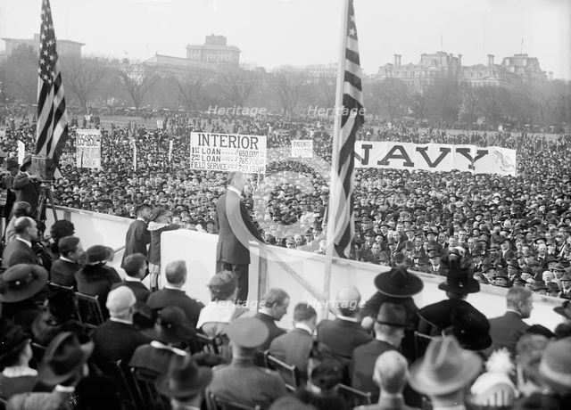 Liberty Loan Crowds, 1917. Creator: Harris & Ewing.