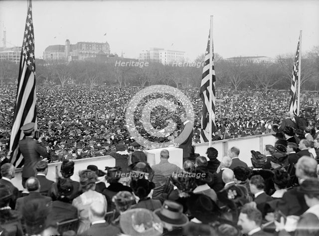 Liberty Loan Crowds, 1917. Creator: Harris & Ewing.