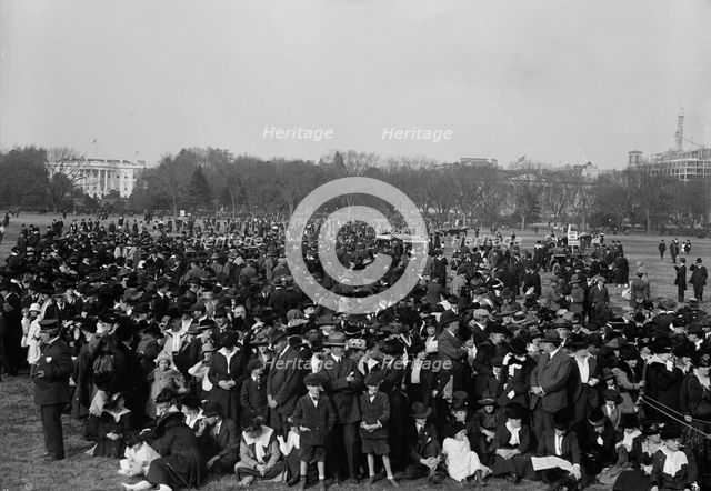Liberty Loan Crowds, 1917. Creator: Harris & Ewing.