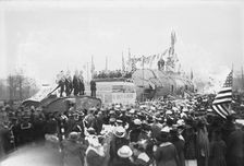 Liberty Loan procession in Central Park, 25 Oct 1917. Creator: Bain News Service