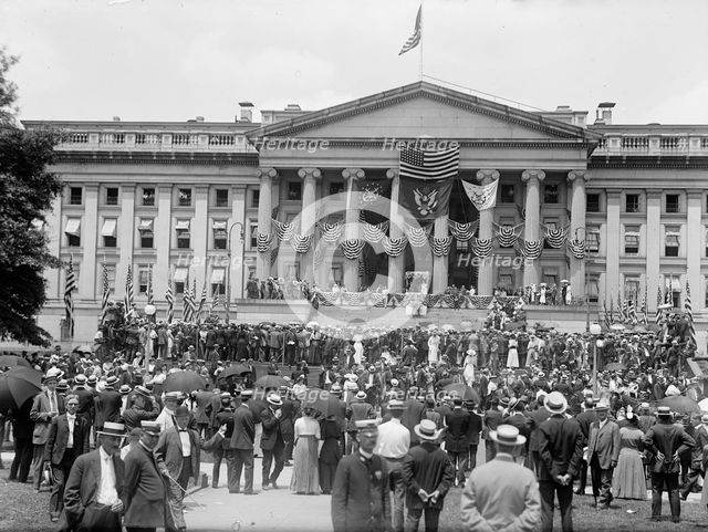 Liberty Loans, 1917. Creator: Harris & Ewing.