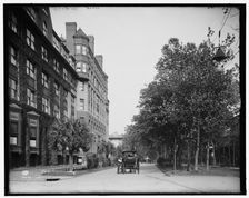 Liberty St. Street, Savannah, Ga., between 1900 and 1910. Creator: Unknown