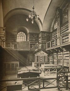 Library of St. Paul's Cathedral Up In The Western Transept c1935. Creator: Unknown
