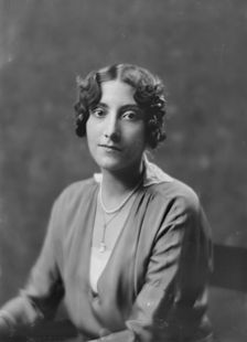 Liebert, M., Miss, portrait photograph, between 1916 and 1927. Creator: Arnold Genthe
