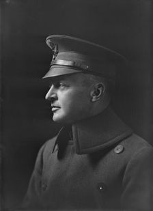 Lieutenant C. Truesdale, portrait photograph, 1918 Dec. 9. Creator: Arnold Genthe