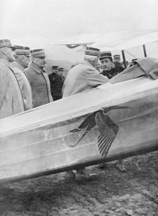 Lieutenant Georges Guynemer meeting French generals, 19 February 1917