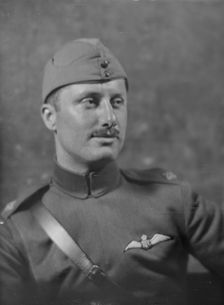 Lieutenant John Renne, portrait photograph, 1918 May. Creator: Arnold Genthe