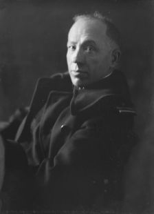 Lieutenant Reuterdahl, portrait photograph, 1918 Feb. 8. Creator: Arnold Genthe