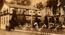 Life By The Thames in Early Edwardian Days 1902, (1933). Creator: Unknown