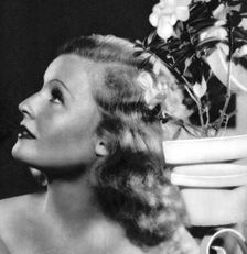 Lilian Harvey, British born German actress and singer, 1934-1935