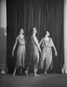 Lilias McLane dancers, 1923 Feb. 28. Creator: Arnold Genthe