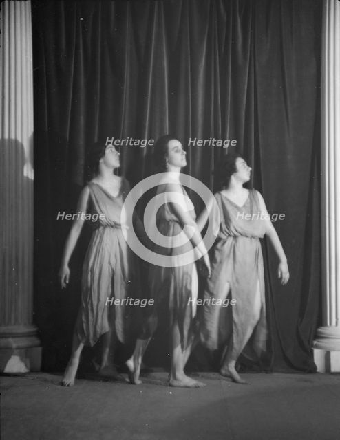 Lilias McLane dancers, 1923 Feb. 28. Creator: Arnold Genthe.