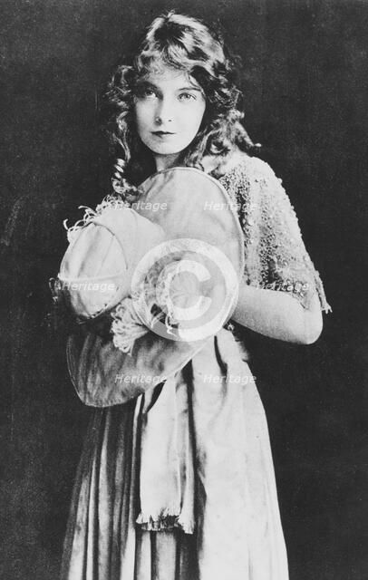 Lillian Gish (1896-1993), American stage and screen actress, 1912. Artist: Unknown