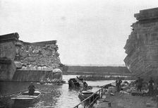 L'immense champ de Bataille; Au pont de Trilport, pres de Meaux 1914. Creator: Unknown