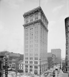 Lincoln Saving [sic] Bank, Louisville, Ky., between 1900 and 1910. Creator: Unknown