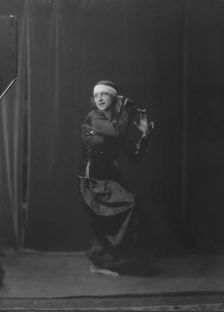 Lindahl, Isurn, Miss, 1916 Oct. 31. Creator: Arnold Genthe