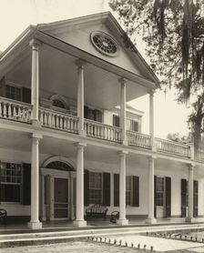 Linden, Natchez, Adams County, Mississippi, 1938. Creator: Frances Benjamin Johnston