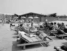 Linden Woods Swim Club, Howard Beach, 1959. Creator: Gottscho-Schleisner, Inc