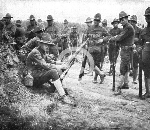 'L'Installation en France de L'Avant-Garde Americaine; Une halte sur la route du camp', 1917. Creator: Unknown.