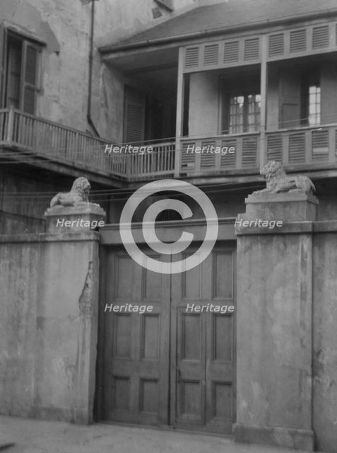 Lion Gate, New Orleans, between 1920 and 1926. Creator: Arnold Genthe.