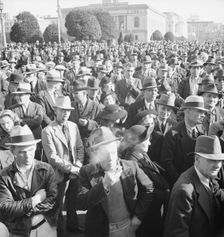 Listening to speeches at mass meeting of WPA workers protesting..., San Francisco, California, 1939. Creator: Dorothea Lange