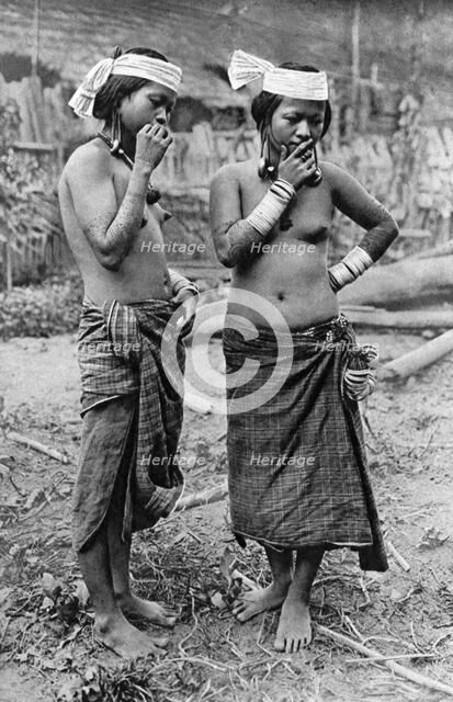 Lisum women of central Borneo, 1922. Artist: Dr Charles Hose
