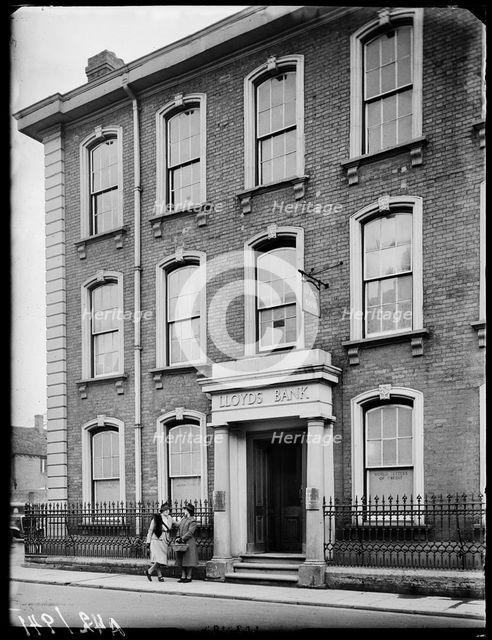 Lloyd's Bank, High Street, Bromsgrove, 1942. Creator: George Bernard Mason.
