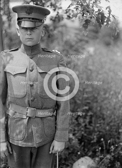 Lt. L.V. Castner, Junior American Guard, 1917. Creator: Harris & Ewing.