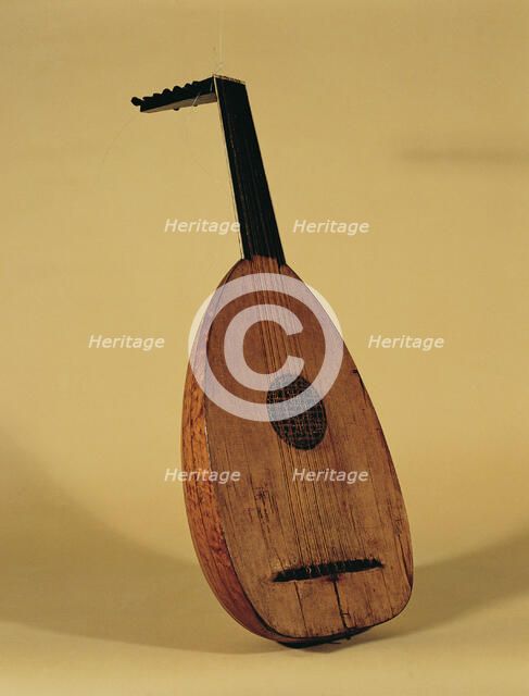 Lute of the 16th century built in Venice by luthier Marx Unverdorben.