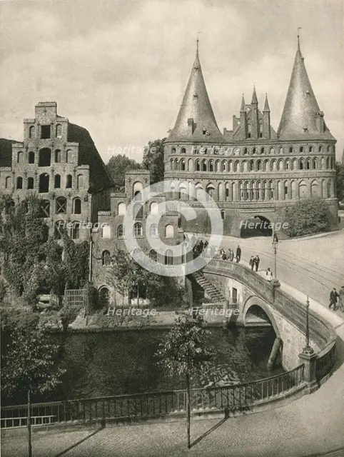 'Lubeck - Holstentor', 1931. Artist: Kurt Hielscher.