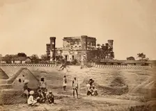 Lucknow, India: the military mess house surrounded by fortifications after the Indian..., c1858. Creator: Felice Beato