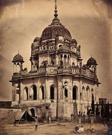 Lucknow, India: the tomb of Khursheed Zadi in the Kaiser Bagh Palace complex, showing..., c1858. Creator: Felice Beato
