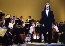 Luis Cobos, Spanish orchesta conductor, 1990 photo