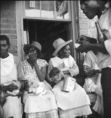 Lunchtime for the peach pickers, Muscella, Georgia, 1936. Creator: Dorothea Lange