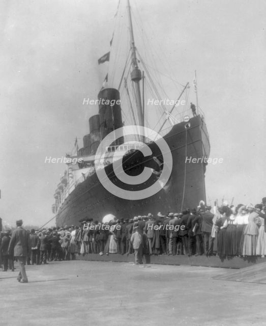 LUSITANIA arriving in N.Y. for first time, Sept. 13, 1907: bow & portside view at dock..., 1907. Creator: Frances Benjamin Johnston.