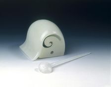 Lychee-flesh white jade hair chignon and pin, Northern Song-Ming dynasty, China, 960-1644