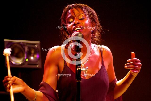 Lynieve Austin, The Warehouse, Croydon, 2007.   Artist: Brian O'Connor.