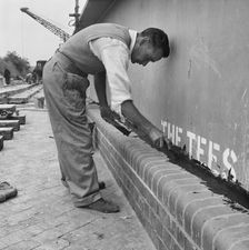 M1 Motorway, Structure 9 Luton-Dunstable Railway Bridge, M1, Caddington, Central Bedfordshire, 17/05 Creator: John Laing plc