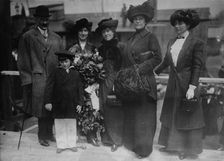 M.M. Van Buren & Archbold Van Buren, Mrs. Van Buren, Mrs. C.J. Post, Mrs. J.H. Flagg, 1913. Creator: Bain News Service