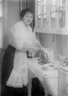 Mme. Ober, 1914. Creator: Bain News Service