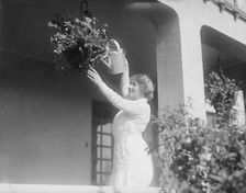 Mme. Gadski, Bay Shore, 1915. Creator: Bain News Service